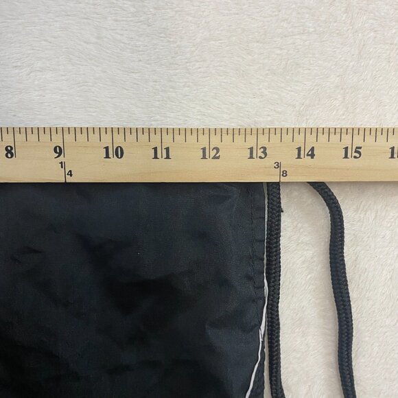 Nike Drawstring Black & White Gym Bag Vented - Picture 5 of 6
